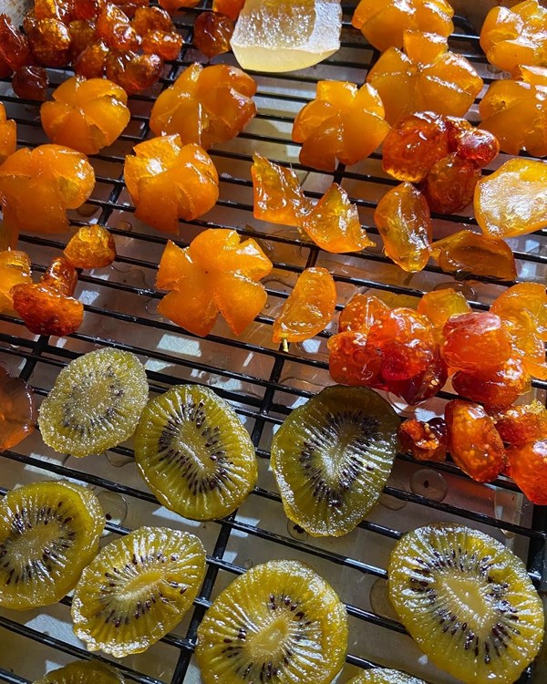 The art of candying fruit