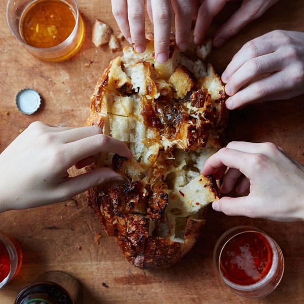 The best cheesy, bready, appetizer