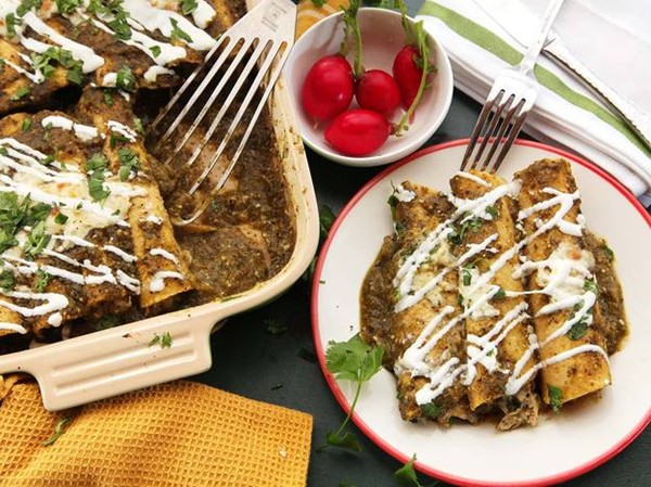The best creamy chicken enchiladas