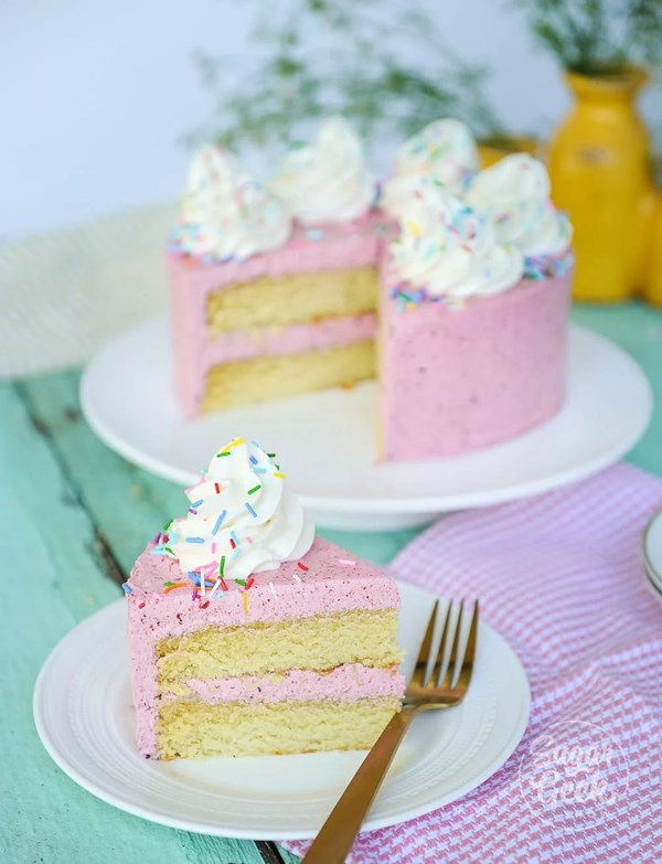 The best gluten-free cake with sugar free strawberry frosting
