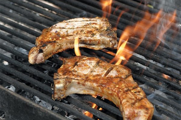 The best Greek lamb chops (Teleia arnisia paidakia)