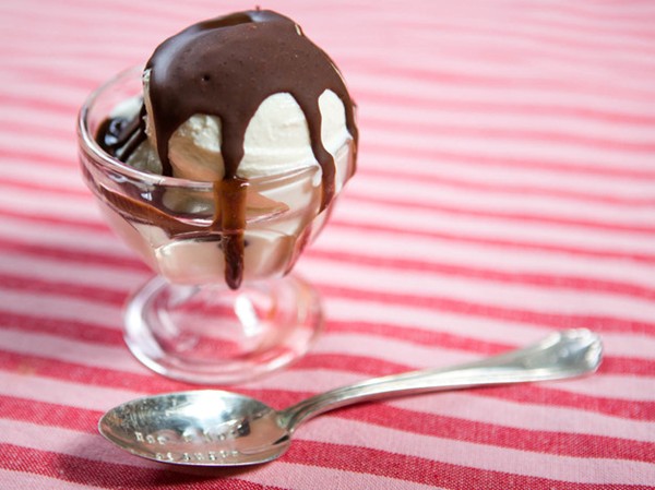 The best homemade chocolate dip (AKA Magic shell)