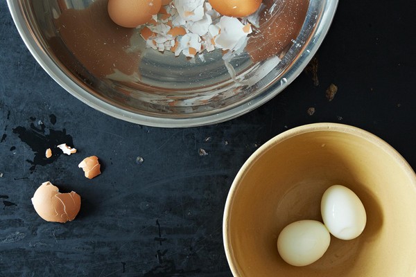 The best way to peel hard boiled eggs