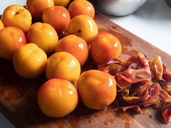 The best way to peel peaches