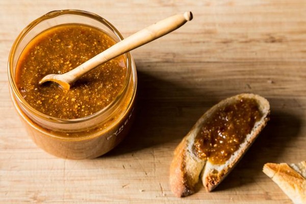The case of the promiscuous romesco