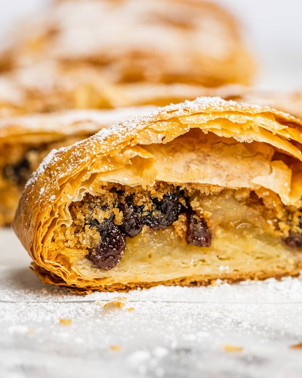 The easiest apple strudel