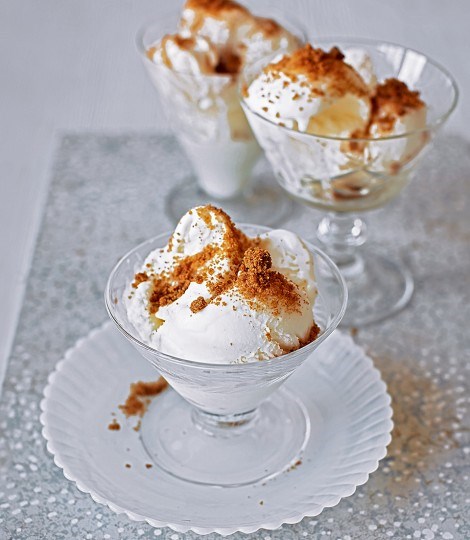 The Gannet's crème fraîche ice cream with ginger crumbs