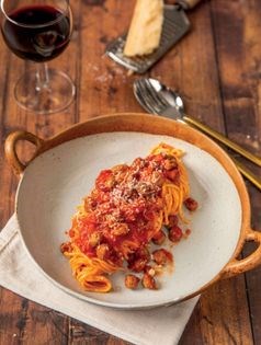 The original spaghetti meatballs (Chitarra con le polpettine)