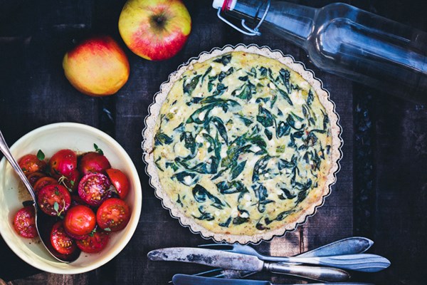 The perfect picnic pie [spinach and feta pie with an oat crust]