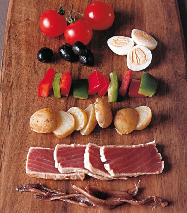 The real Niçoise from a real Niçoise