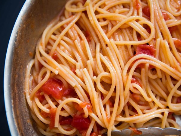 The right way to sauce pasta