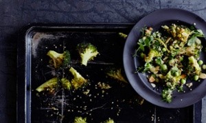 The simple salad: broccoli and quinoa salad with lemon dressing 