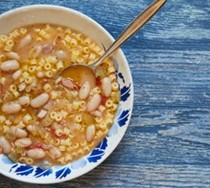 The soupy-stew: pasta and beans (Pasta e fagioli)