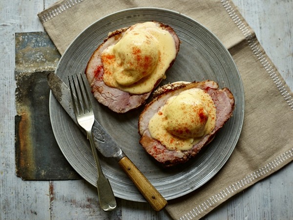 The stylish brunch: Eggs Benedict