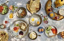 The typical Iranian breakfast platter (Sobhaneh)