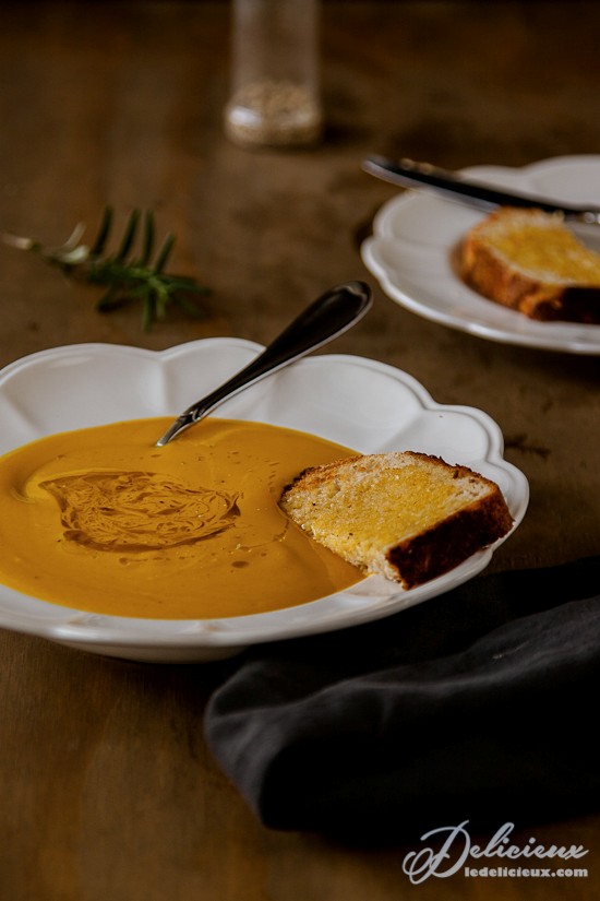 The ultimate lazy roasted pumpkin soup