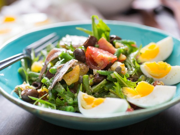 The un-composed (i.e., best) Niçoise salad
