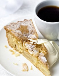 The very best apple dessert cake