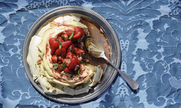 The winning recipe: Pavlova with strawberries, saffron and sumac