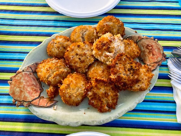 The world’s best crab cakes [aioli]
