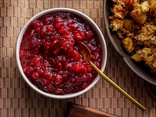 The world's easiest Thanksgiving cranberry sauce