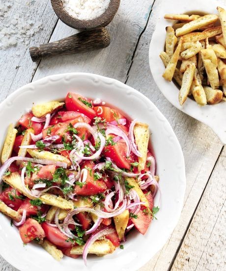 Theodosi's tomato and pita salad (Salata tou Theodosi)