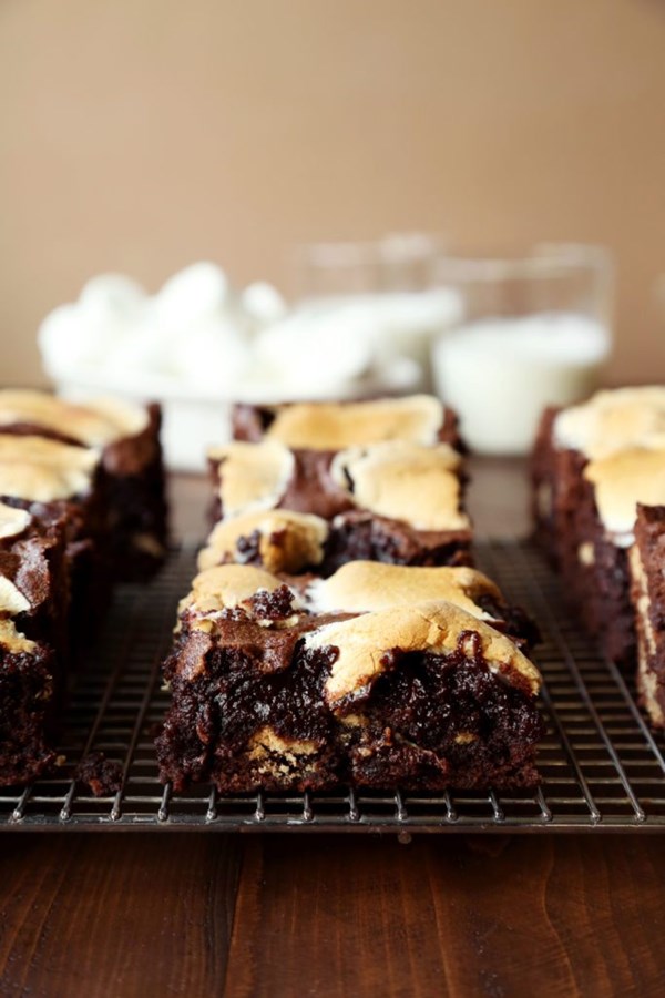 Thick s'mores brownies