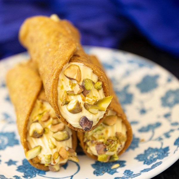 Thikki puri & mango shrikhand cannoli