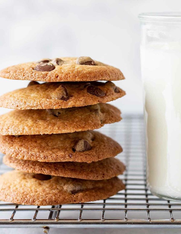 Thin and crispy chocolate chip cookies
