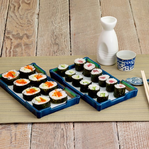 Thin or thick nori rolls (Nori-maki-zushi)