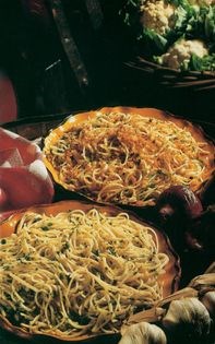 Thin spaghetti with breadcrumbs (Spaghettini alla carrettiera)