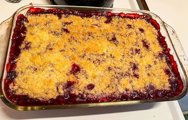 This blackberry peach crisp