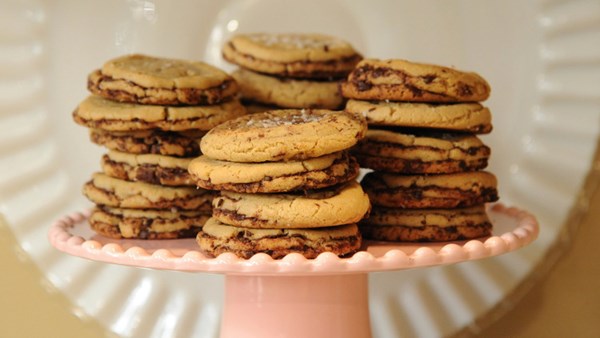 Thousand-layer chocolate chip cookies