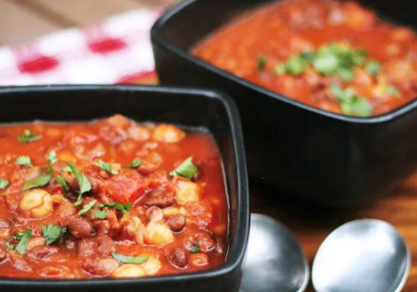 Three-bean chili for a crowd