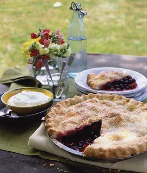 Three-berry pie with vanilla cream