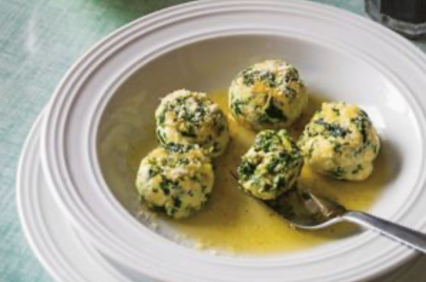 Three-cheese gnocchi with spinach (Gnocchi spinaci e formaggio)