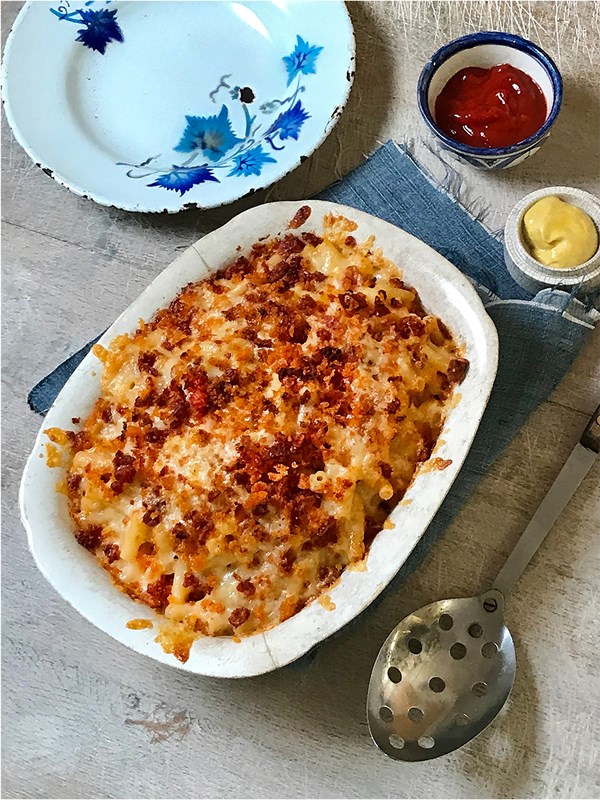 Three cheese mac with chorizo crumb