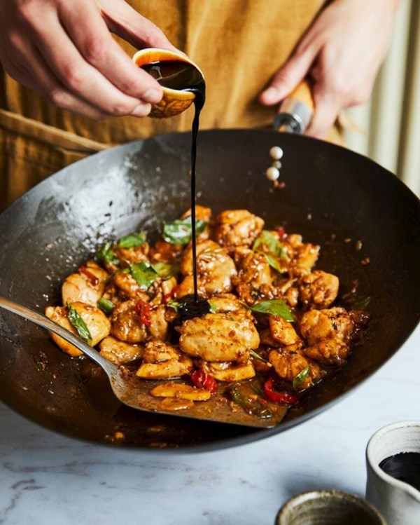 Three cup chicken (San bei ji)