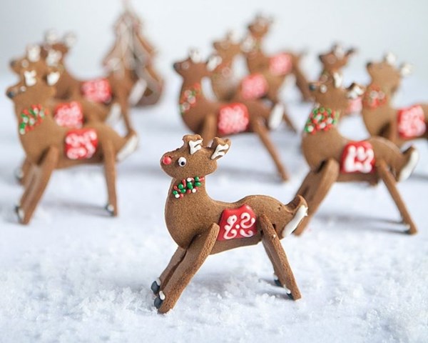 Three-dimensional reindeer cookies