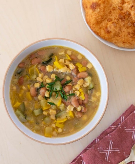 Three sisters stew (Táá'ałdeezhí atoo')