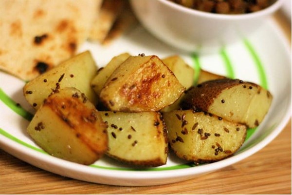 Three-spice potatoes