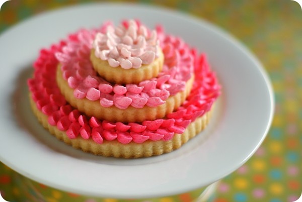 Three-tier flower cookies