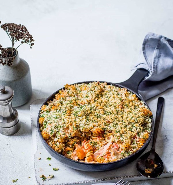 Thrifty salmon and tomato fusilli gratin