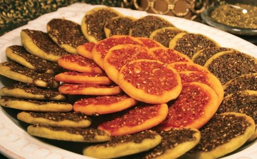 Thyme pizzettas (Manakeesh bi zahtar)