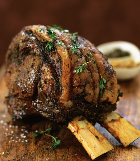 Thyme-roasted rib of beef with red wine gravy