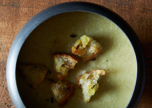 Thyme-scented fennel and leek soup