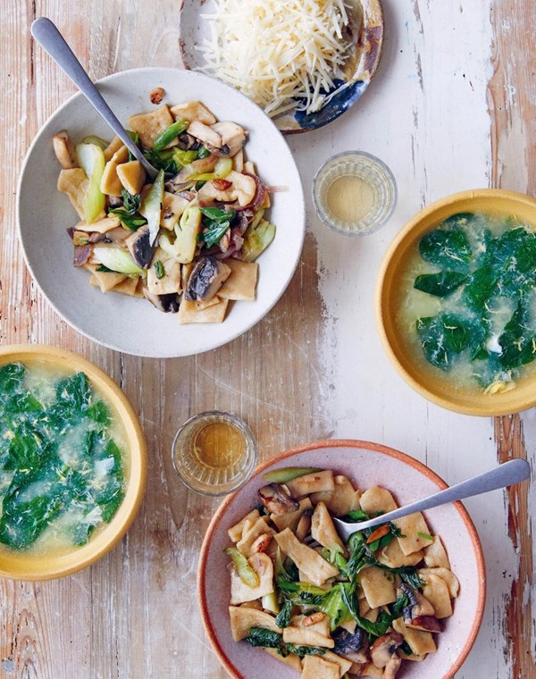 Tibetan pasta with side soup (Thenthuk fry)