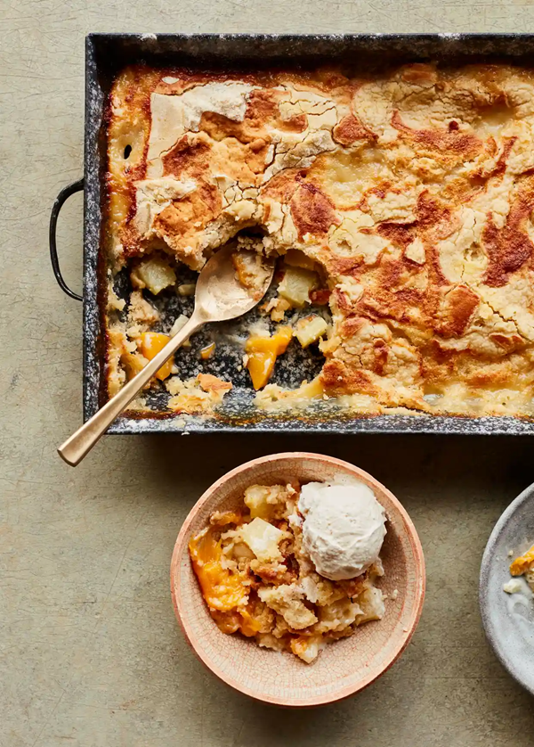 Tinned peach and pineapple dump cake