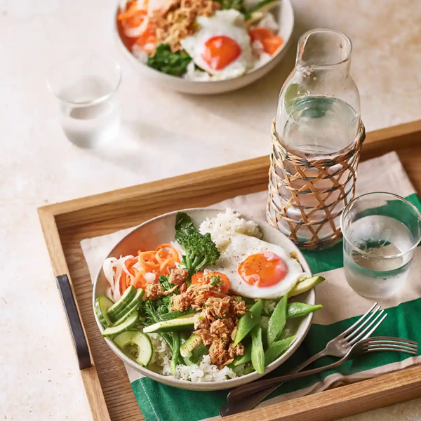 Tinned tuna and shallot rice bowl with fried egg, pickles and greens