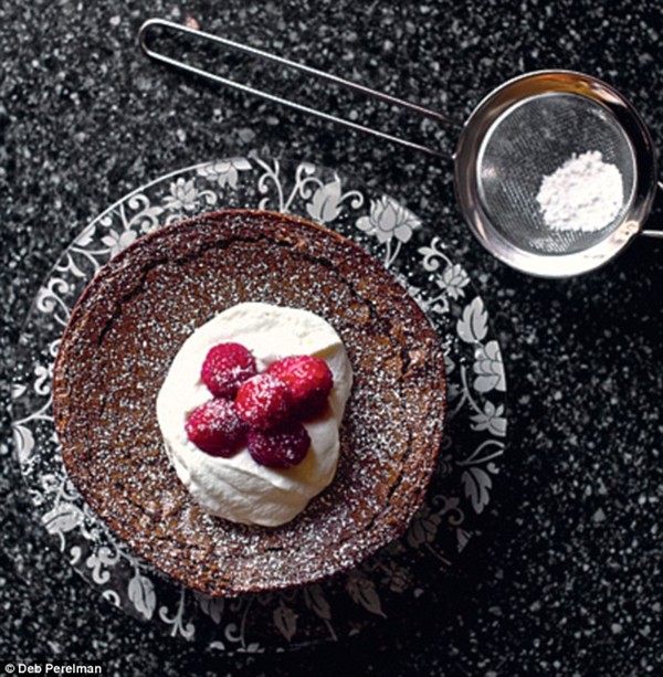 Tiny but intense chocolate cake
